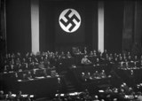 Fotografie: Adolf Hitlers, Ermächtigungsgesetz Fotografie: Adolf Hitlers, Ermächtigungsgesetz